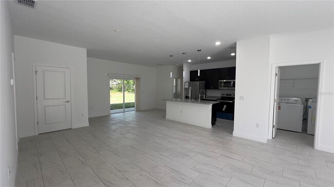 Foto del edificio - 5027 SW 165th St Rd