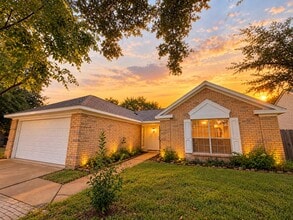 Building Photo - 6711 Prairie Village Dr