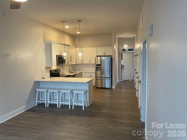 Building Photo - 935 McAlway Rd