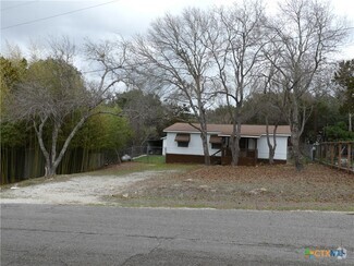 Building Photo - 536 Royal Oak Dr