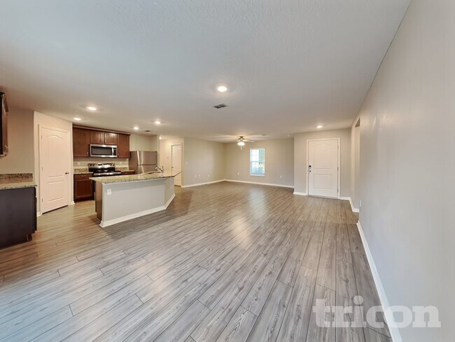 Foto del edificio - 44 Pritchard Dr