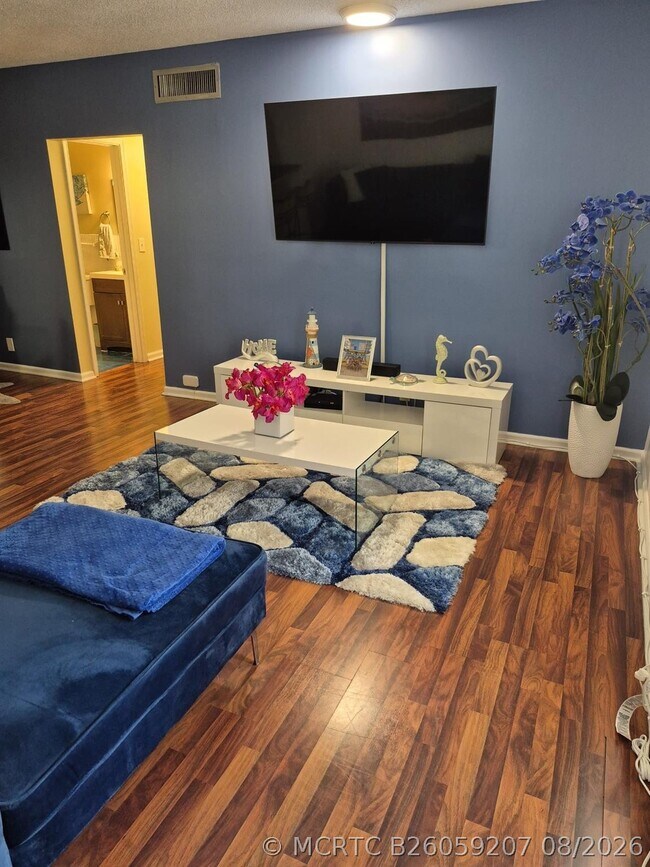 Building Photo - 2260 NE 67th St