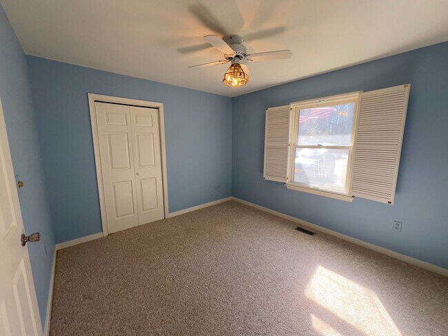 Building Photo - 78 Bussells Ln, Irvington, VA