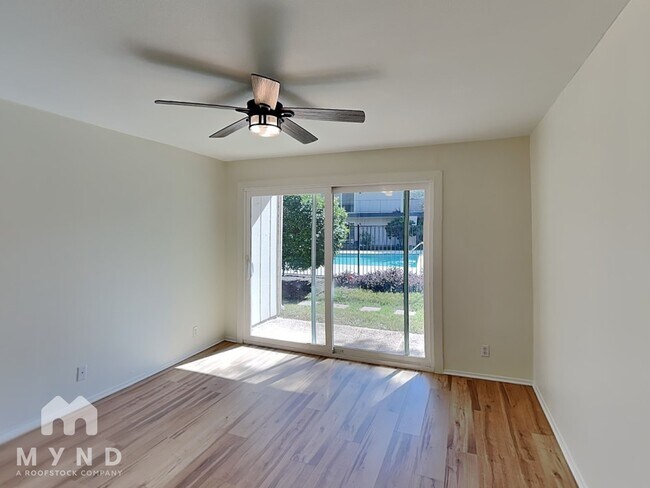 Building Photo - 500 E Riverside Dr