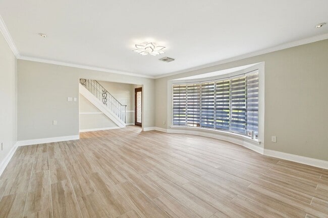 Building Photo - 2544 Cedarlawn Dr