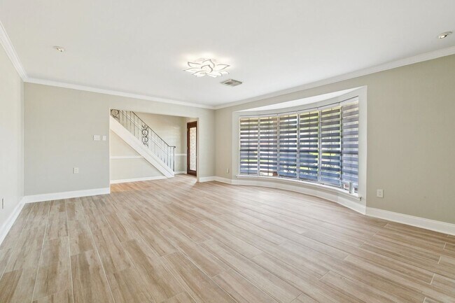 Foto del edificio - 2544 Cedarlawn Dr