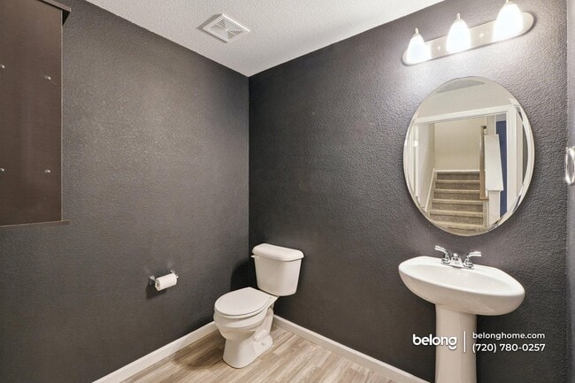 Foto del edificio - 4026 Tiberias Pt