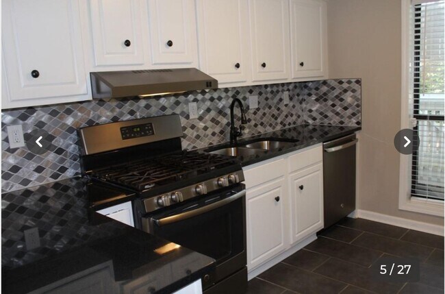 Foto del edificio - 1403 Wynnes Ridge Cir SE
