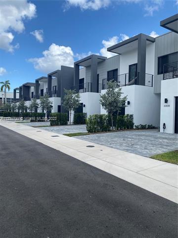 Foto del edificio - 6810 SW 80th St