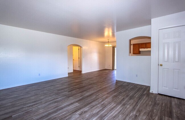 Foto del edificio - 6200 N Rockland Dr