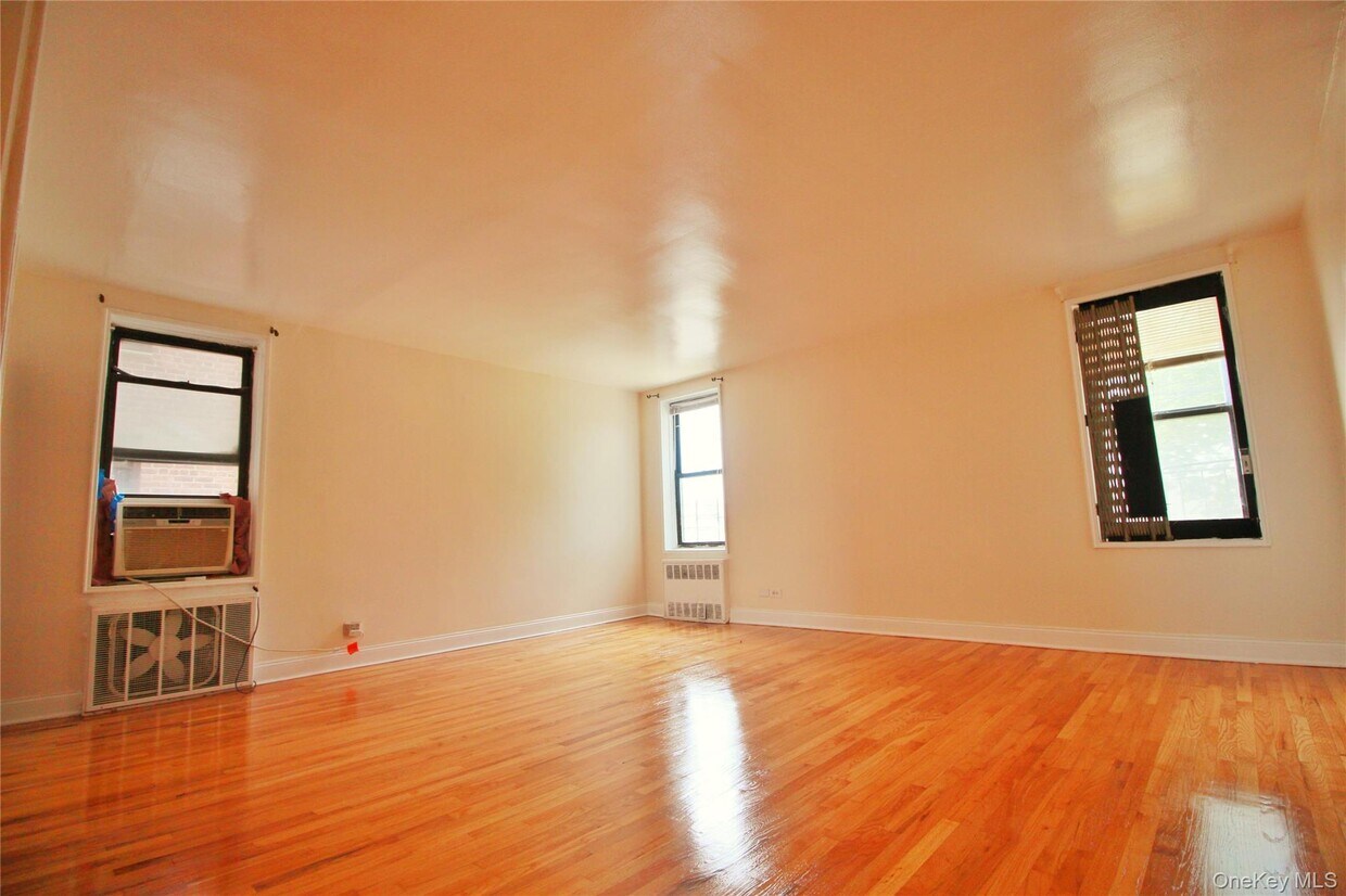 Foto del edificio - 88-30 182nd St
