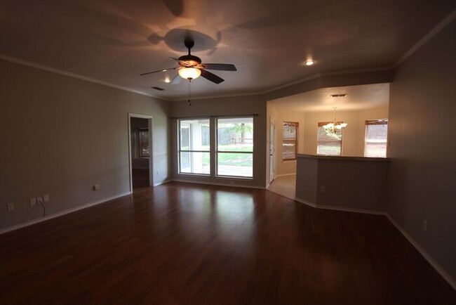 Foto del edificio - Stunning 4 Bedroom in Tyler! Available Now...