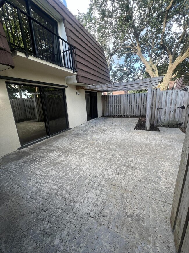 Foto del edificio - 2430 24th Ln