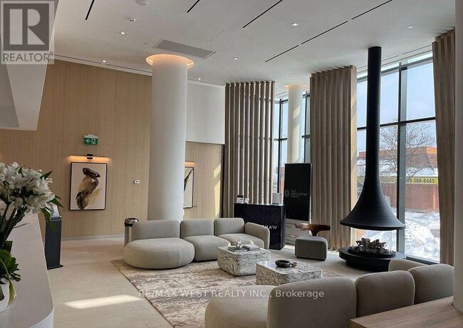 Building Photo - 1 Fairview Rd E