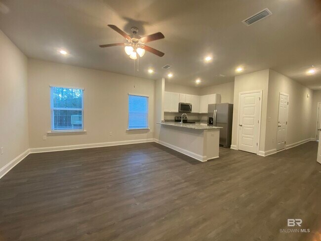 Foto del edificio - 6677 Spaniel Dr