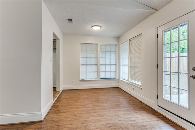 Building Photo - 4203 Oak Country Dr