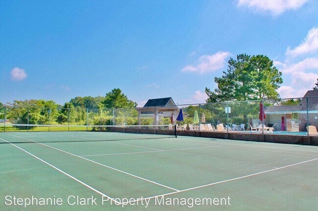 Building Photo - 4 br, 2.5 bath House - 912 Summerfield Cre...