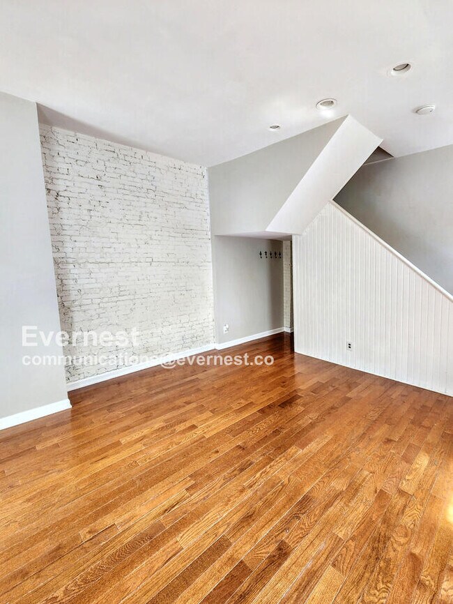 Foto del edificio - 1806 Rutger St