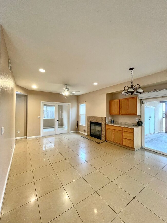 Foto del edificio - Available NOW! Half off 1st months rent