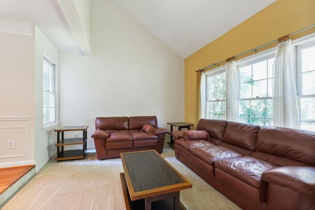 Foto del edificio - 14401 Rich Branch Dr