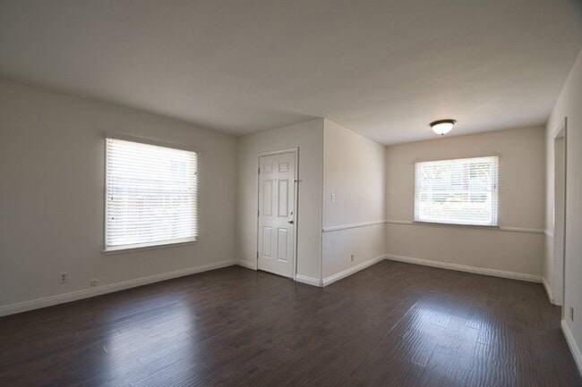 Building Photo - t1803R