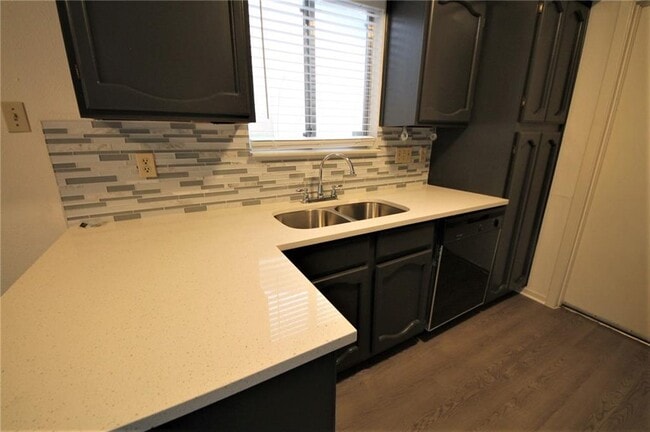 Building Photo - 3206 Spaniel Dr