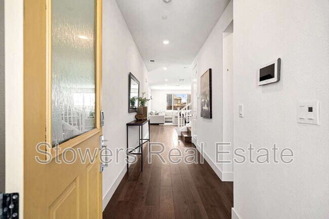 Foto del edificio - 2428 Periwinkle Pl