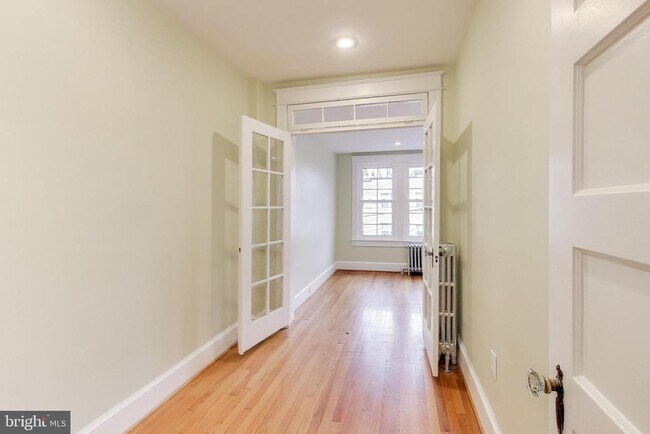 Foto del edificio - 628 Madison St NW