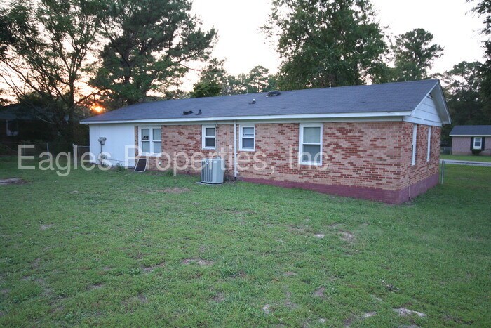 Building Photo - 103 Kornegay Dr Dudley, NC 28333