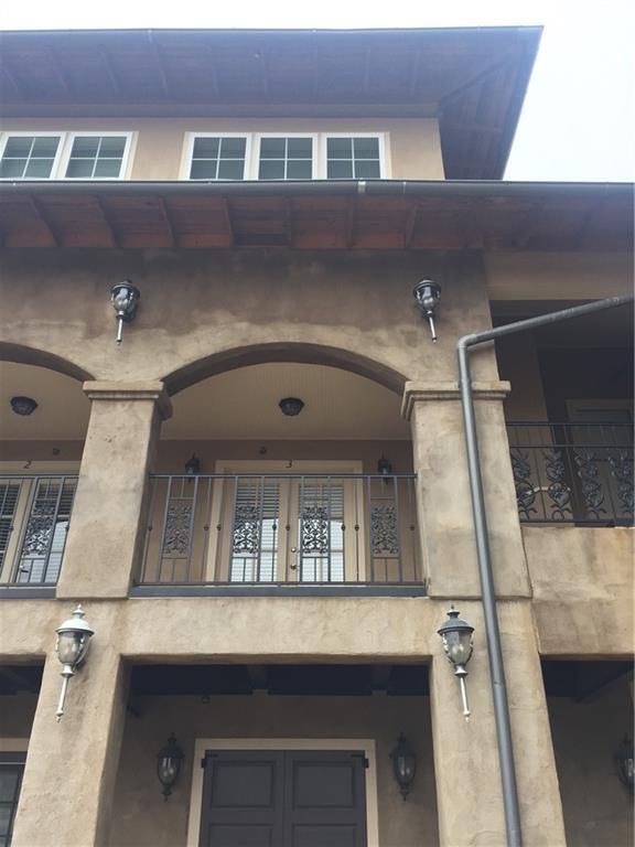 Foto del edificio - 211 Thompson Ave