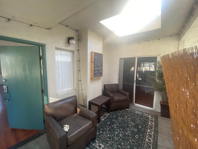 Patio - 849 S Shenandoah St