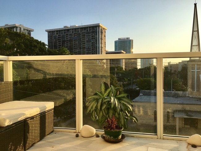 Building Photo - 1650 Brickell Ave