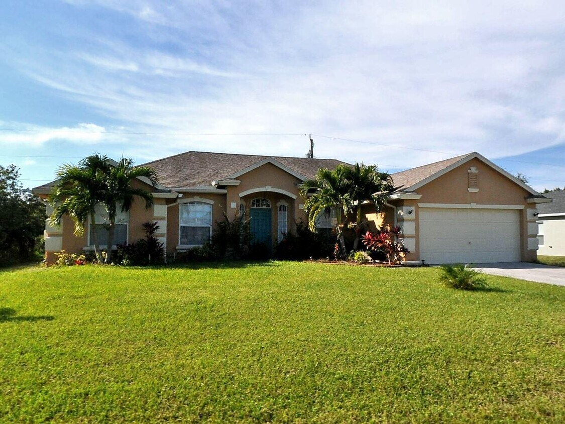 585 SW Undallo Rd, Port St. Lucie, FL 34953 House for Rent in Port St