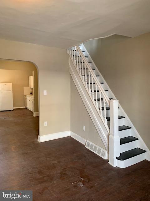 Building Photo - 6148 Delancey St