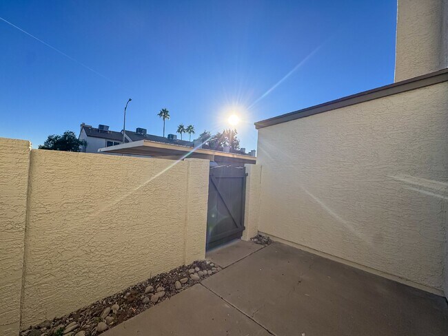 Foto del edificio - 4114 E Union Hills Dr