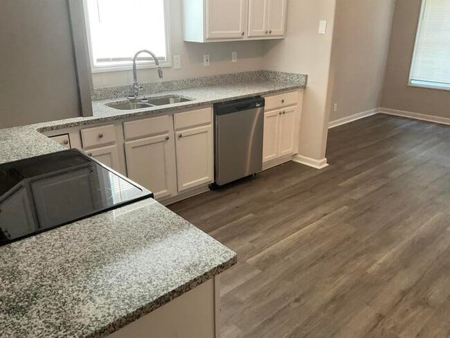 Building Photo - 213 Bradstone Cir