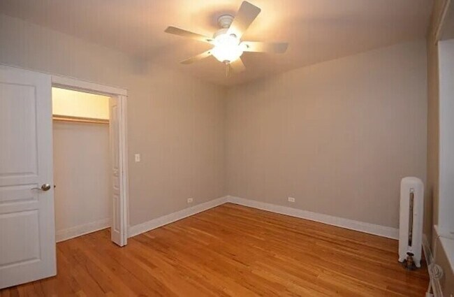 Foto del edificio - 536 W Cornelia Ave