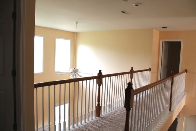Building Photo - 109 Holly Glen Ct