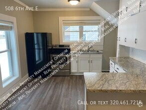 Building Photo - 508 6th Ave E