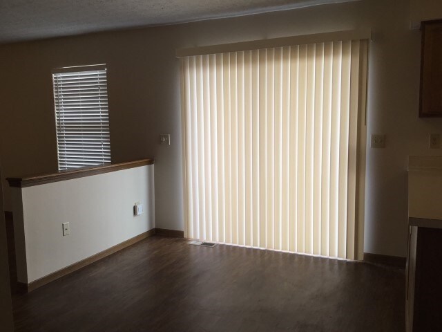 Foto del edificio - 26 Fieldcrest Drive