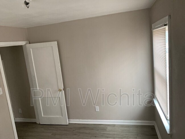 Building Photo - 1512 S Pattie St