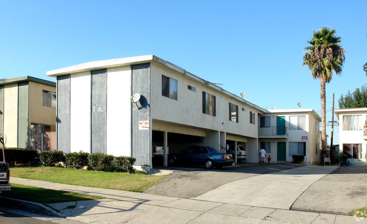 Building Photo - 1647 W 206th St