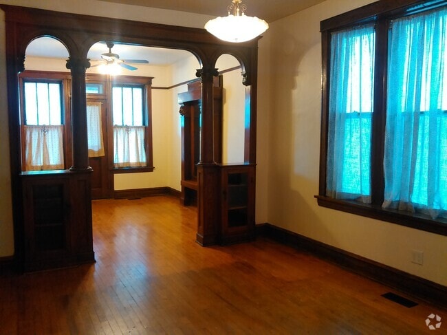 Building Photo - 2626 W Iowa St