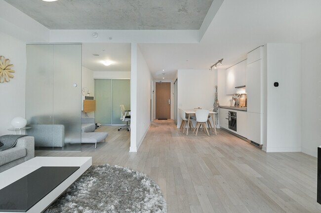 Photo du bâtiment - 38-838 Stewart St