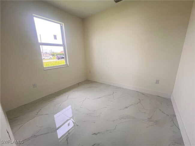Foto del edificio - 1598 Gretchen Ave S