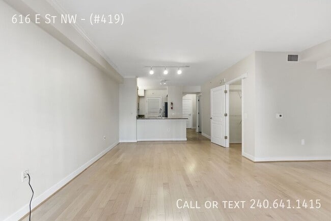 Photo - 616 E St NW House