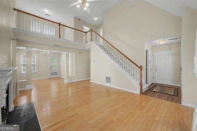 Foto del edificio - 2025 Baramore Oaks Dr