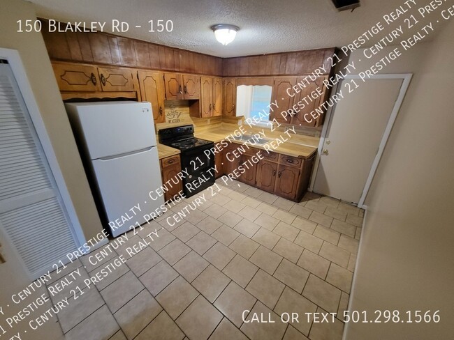 Building Photo - 150 Blakley Rd-150