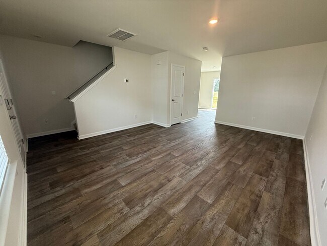 Foto del edificio - 3913 Falcon Ct