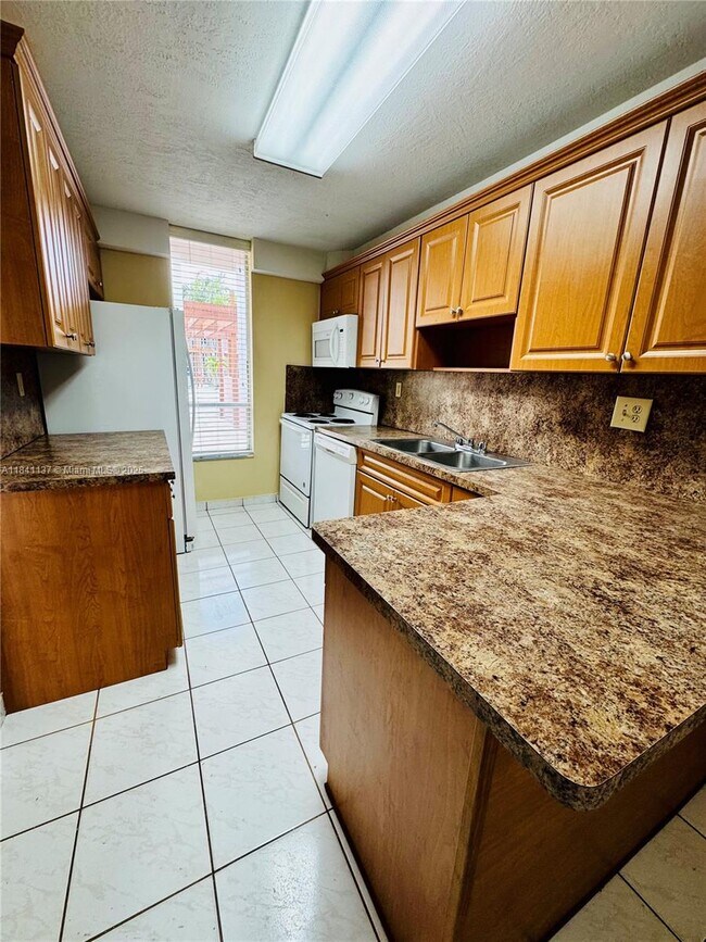 Foto del edificio - 6312 SW 139th Ct